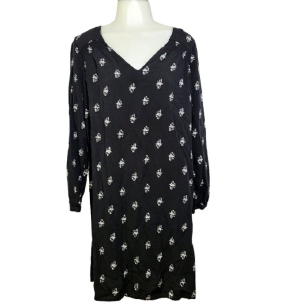 Old Navy V Neck floral shift dress